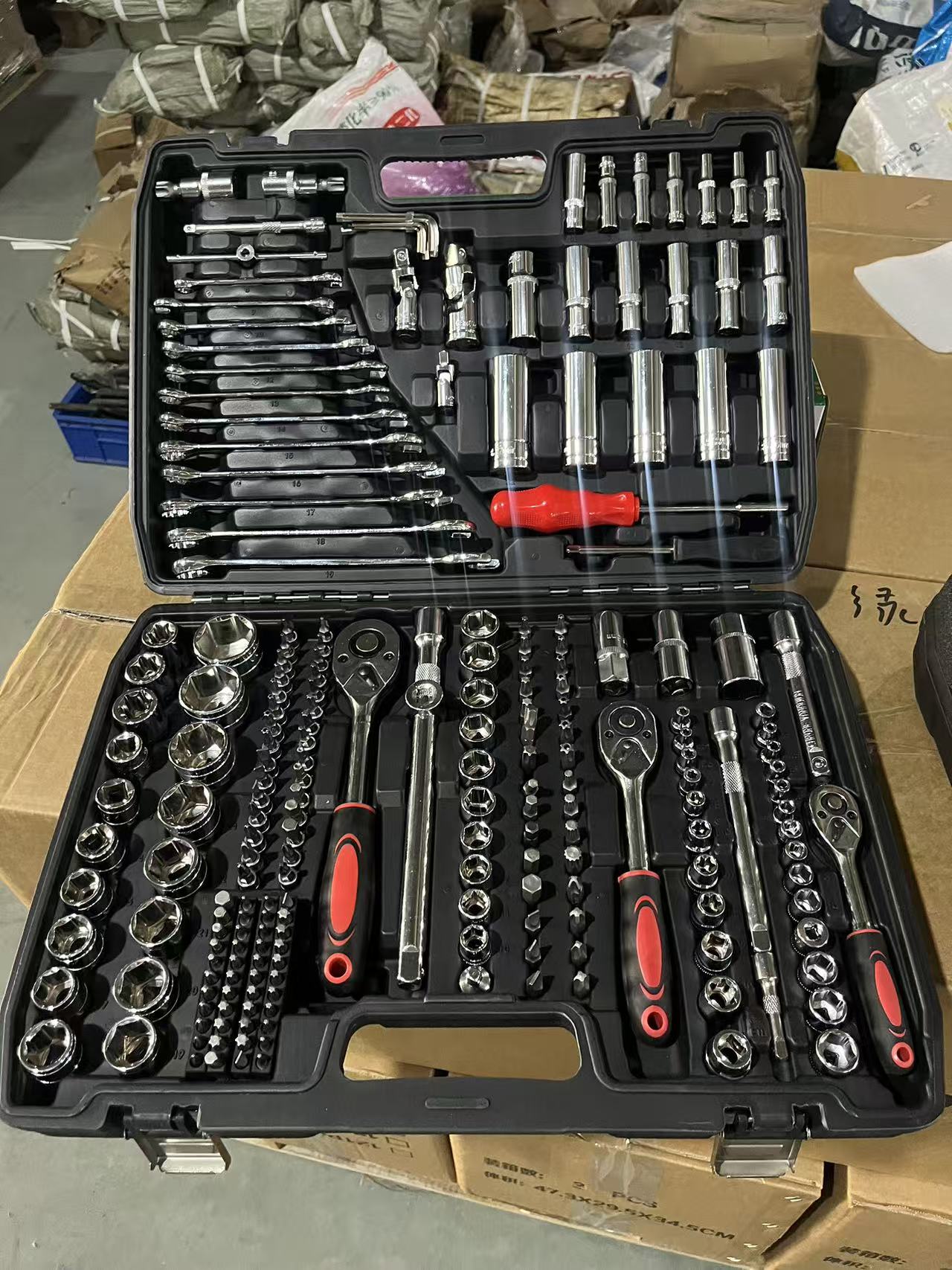 Power Tools And Hand Tools - 216-teiliges DIY Auto-Reparatur-Werkzeugset Handkraftbetriebener Ratschenschlüsselsatz OEM